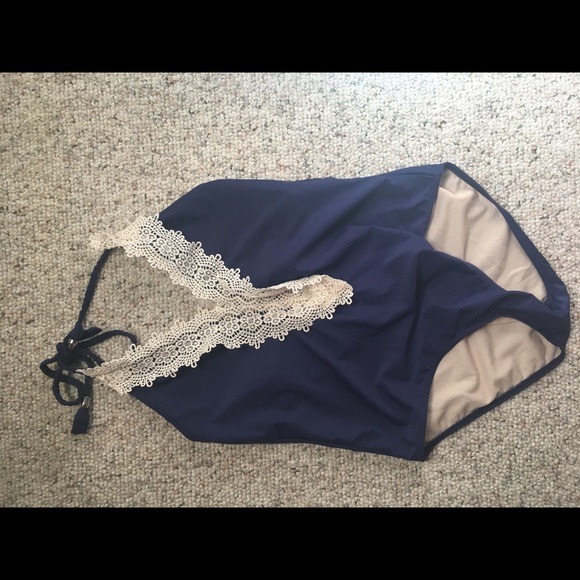Bathing suit - Picture 3 of 3
